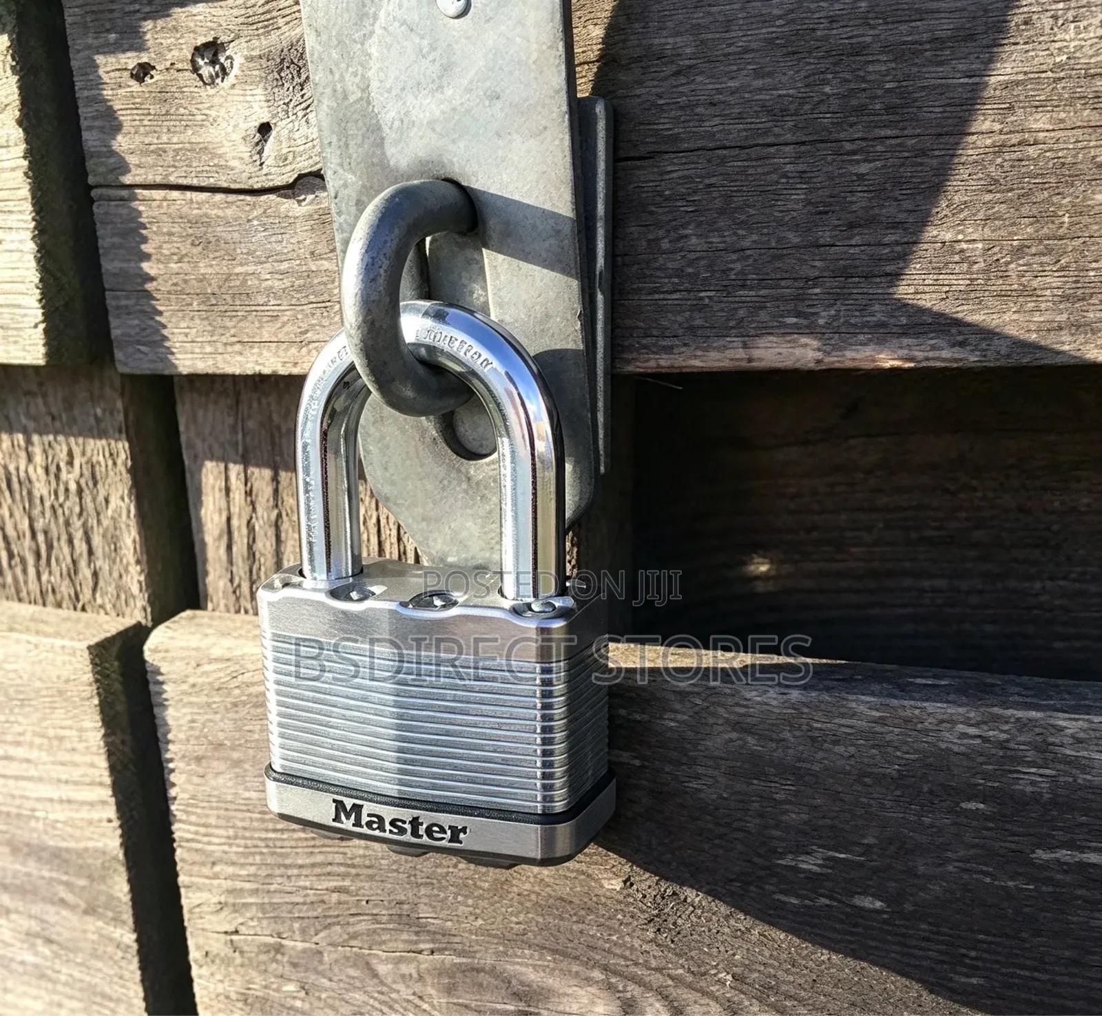 Master Lock Heavy Duty Laminated Steel 64mm Padlock 38mm Shackle
