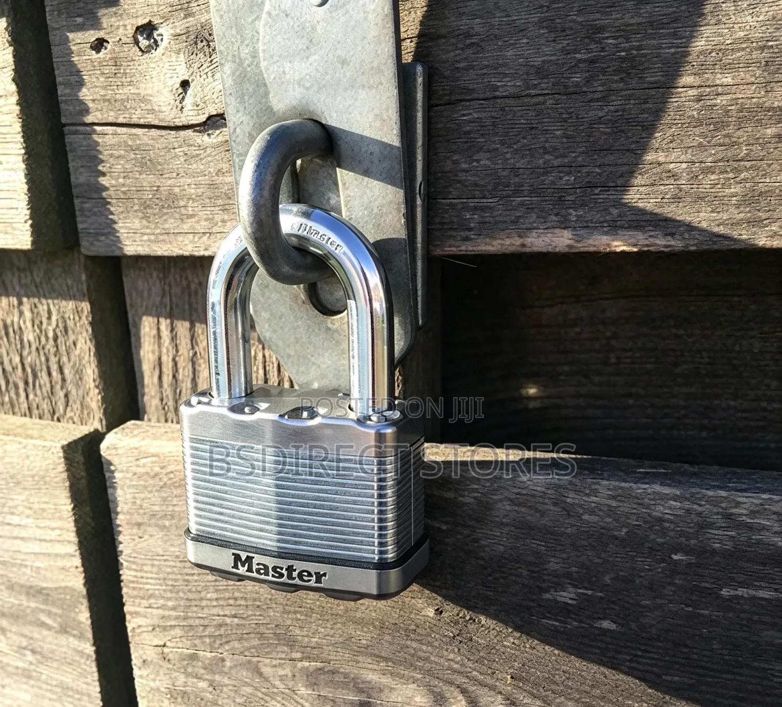 Master Lock Heavy Duty Laminated Steel 64mm Padlock 38mm Shackle