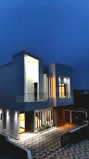 5bdrm Duplex in Vgc for sale
