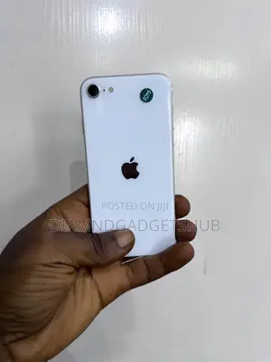 Apple iPhone SE (2022) 64 GB White
