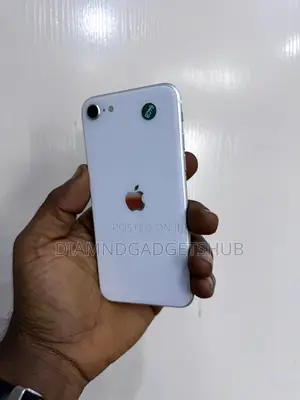 Apple iPhone SE (2022) 64 GB White
