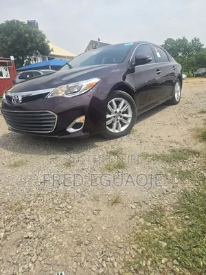 Toyota Avalon XLE Sedar FWD (3.5L 6cyl 6A) 2013 Red