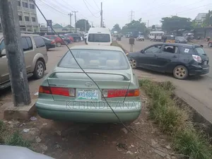 Toyota Camry XLE 4dr Sedan (2.2L 4cyl 4A) 2000 Green