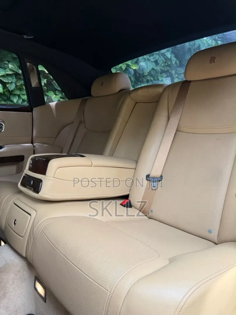Rolls-Royce Ghost 2017 Burgundy