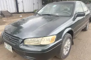 Toyota Camry Automatic 1999 Gray