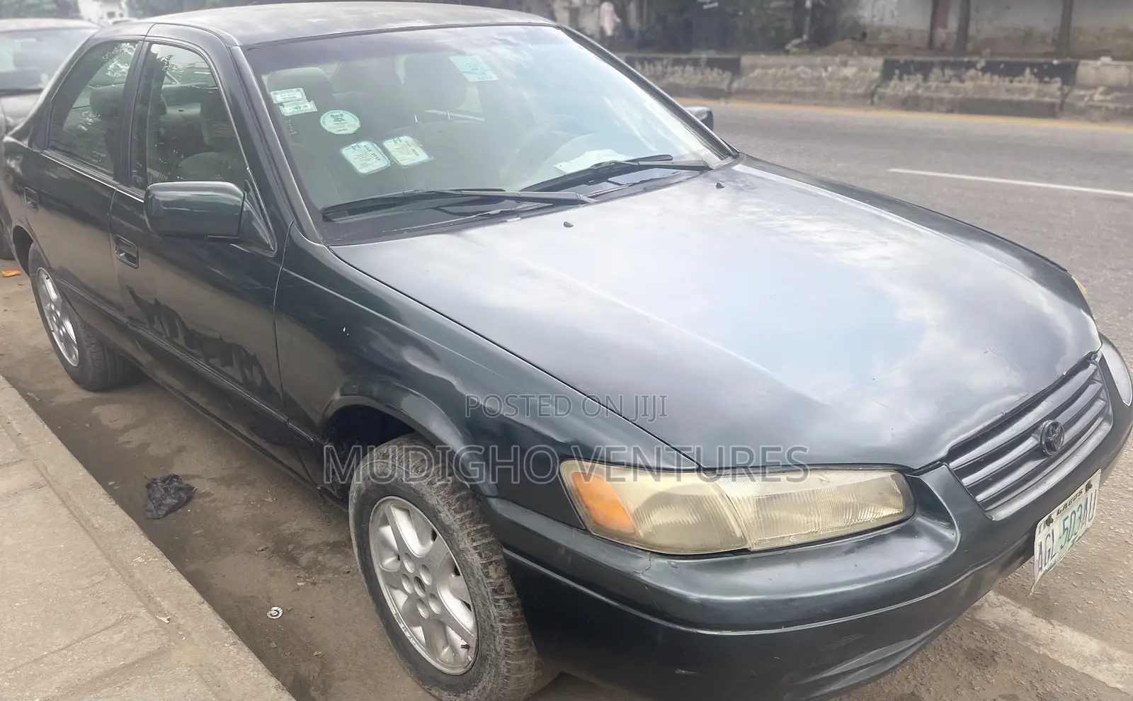 Toyota Camry Automatic 1999 Gray