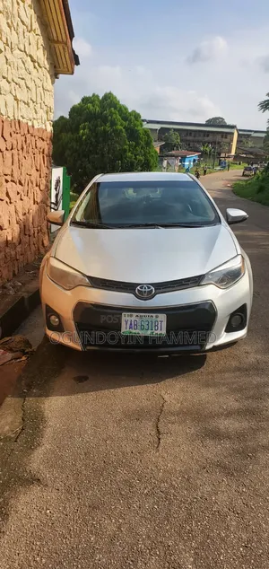 Toyota Corolla L 4dr Sedan (1.8L 4cyl 4A) 2015 Silver