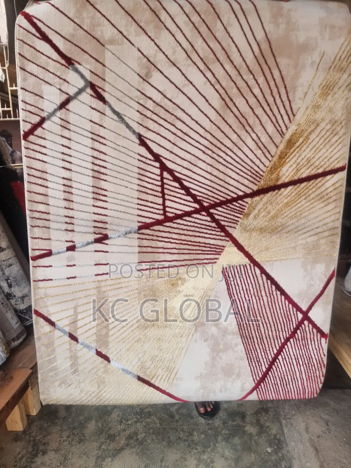 Center Rug. 7 by 10 High Quality Smooth Center Rug Available in Bulk