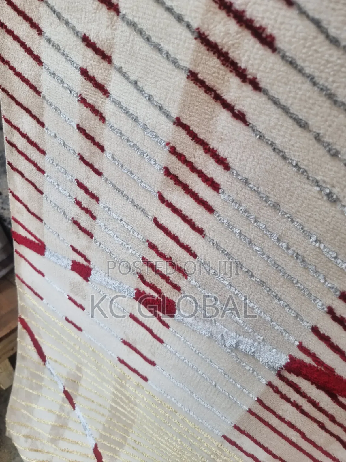 Center Rug. 7 by 10 High Quality Smooth Center Rug Available in Bulk