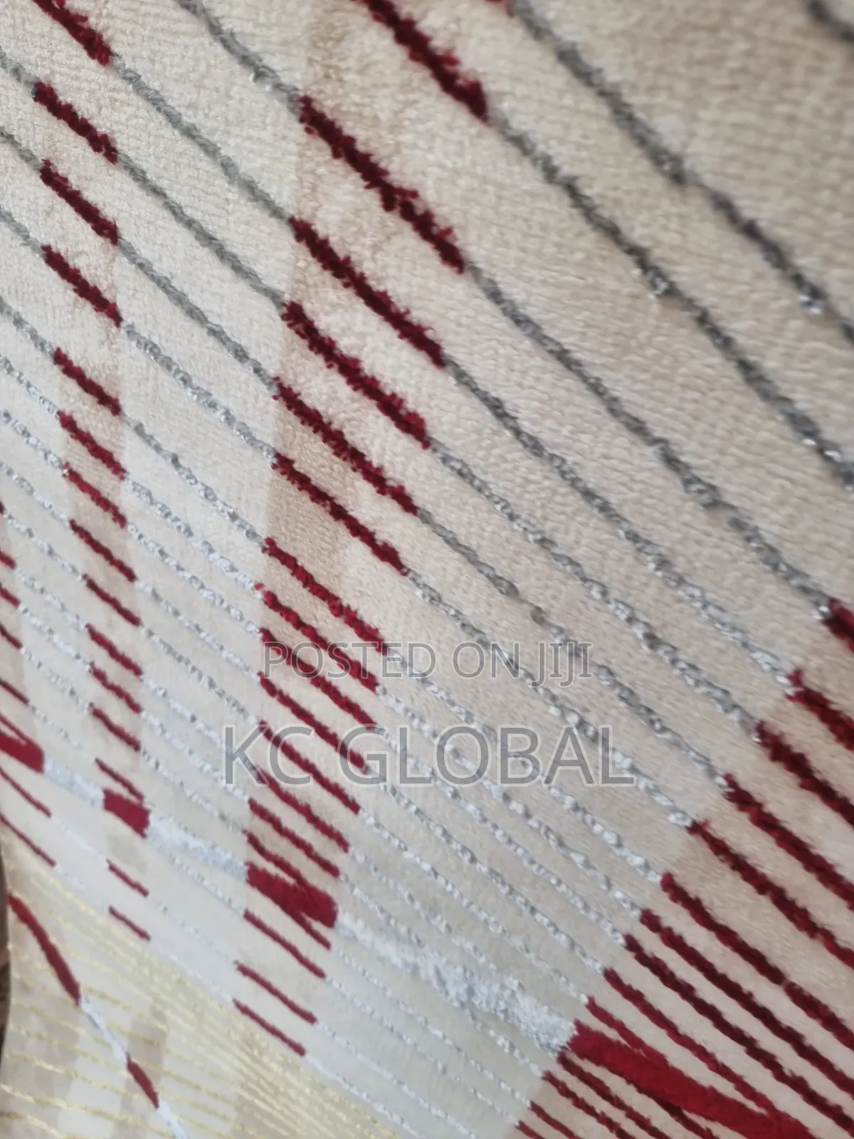 Center Rug. 7 by 10 High Quality Smooth Center Rug Available in Bulk