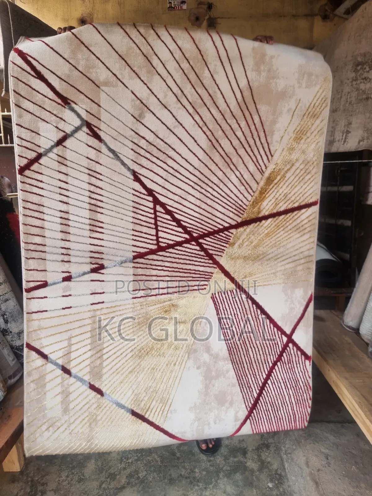 Center Rug. 7 by 10 High Quality Smooth Center Rug Available in Bulk