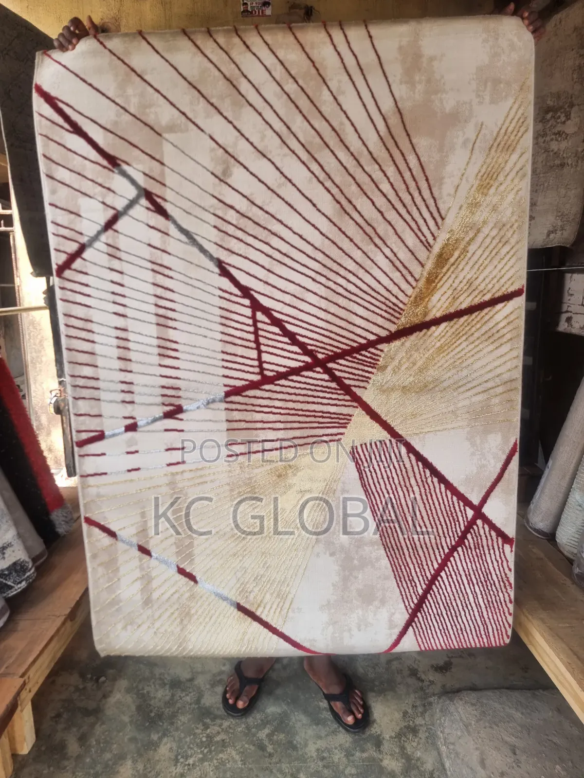 Center Rug. 7 by 10 High Quality Smooth Center Rug Available in Bulk