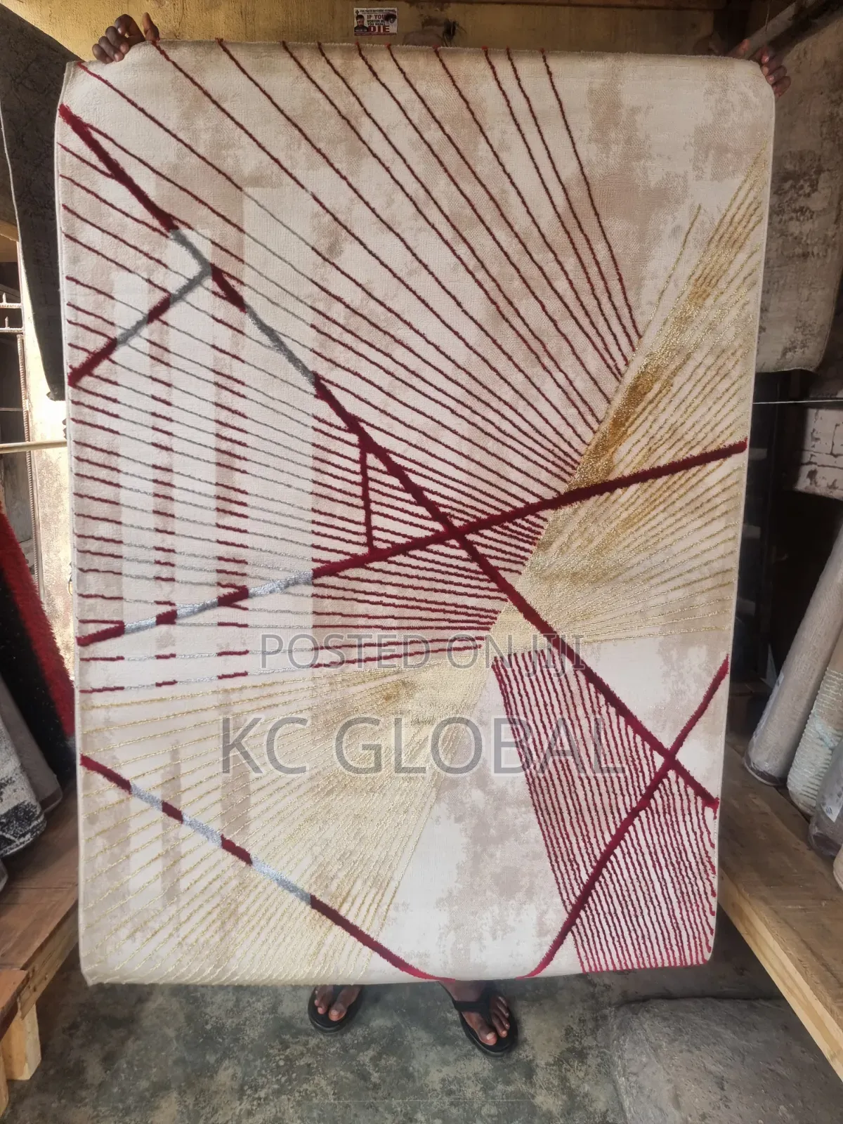 Center Rug. 7 by 10 High Quality Smooth Center Rug Available in Bulk