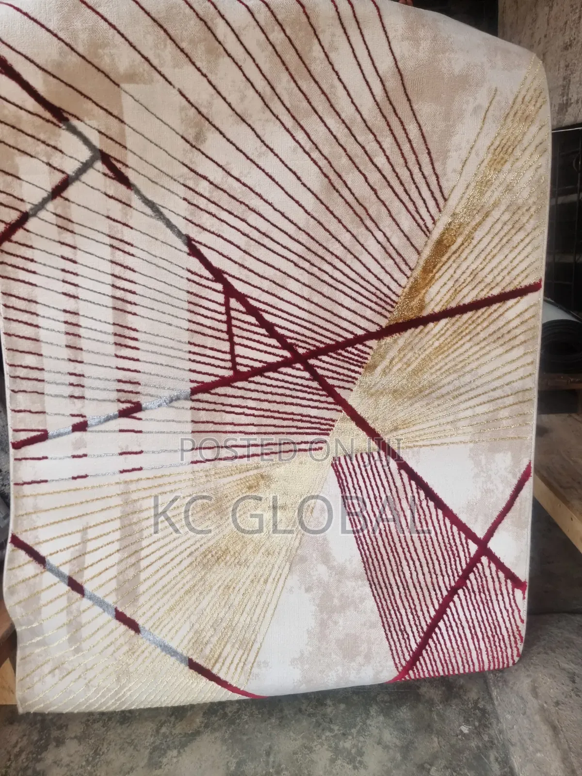 Center Rug. 7 by 10 High Quality Smooth Center Rug Available in Bulk