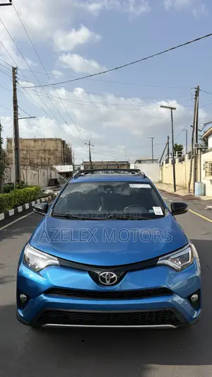Toyota RAV4 XLE AWD (2.5L 4cyl 6A) 2017 Blue