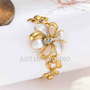 Enamel Flowery Hand Bracelet