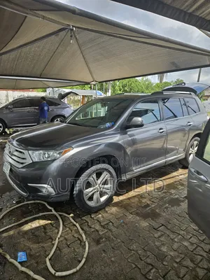 Toyota Highlander Limited 2011 Gray