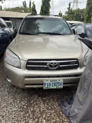 Toyota RAV4 2010 Gold