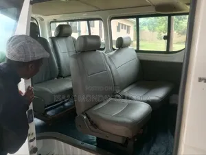 Toyota HiAce 2014 White
