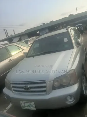 Toyota Highlander Base FWD 2003 Silver