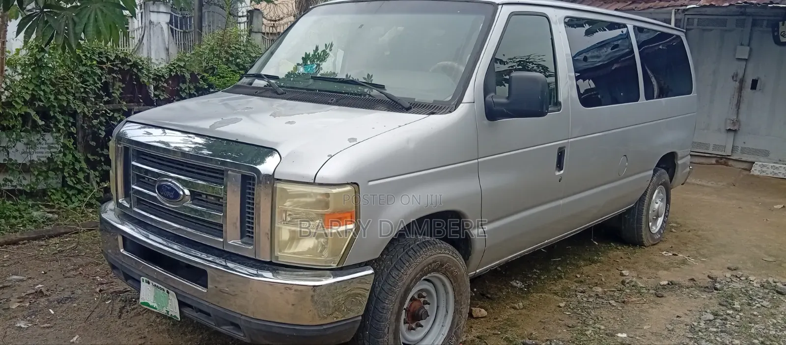 Ford E-350 2012 Silver
