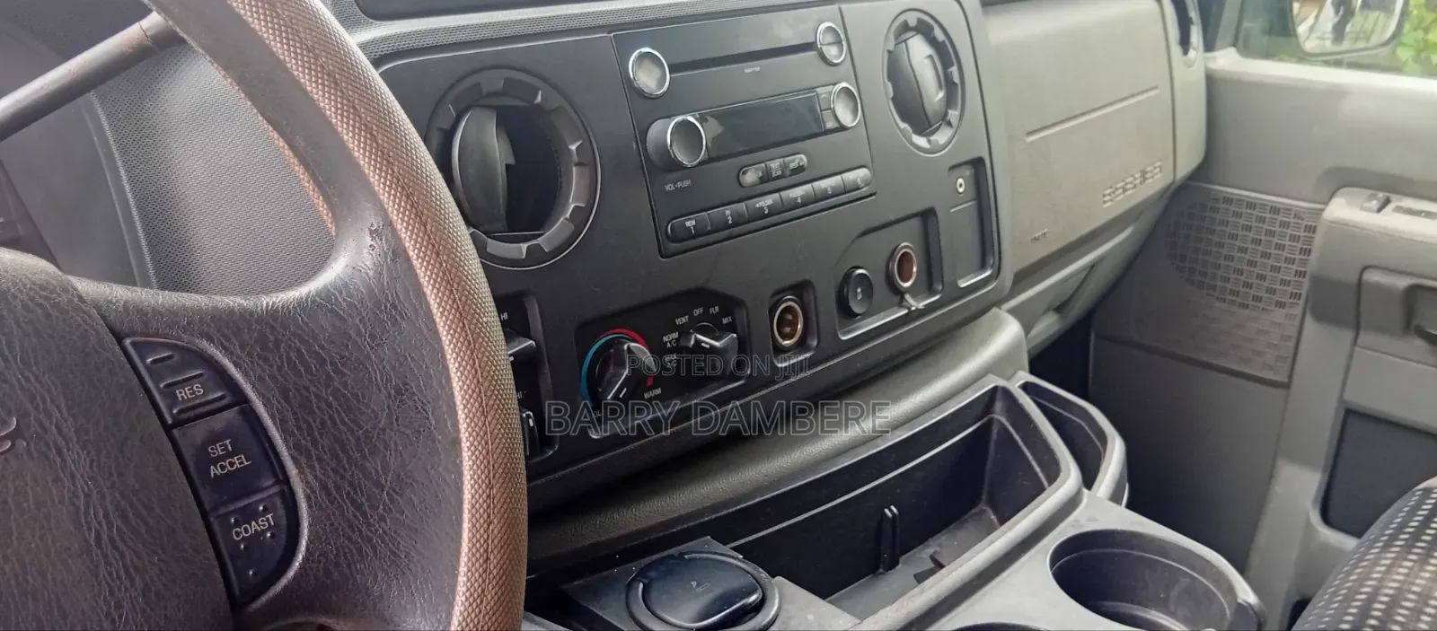 Ford E-350 2012 Silver