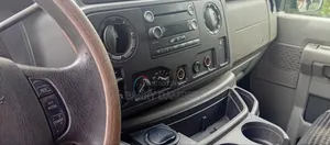 Ford E-350 2012 Silver