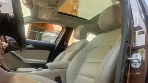 Mercedes-Benz GLA 250 2015 Brown