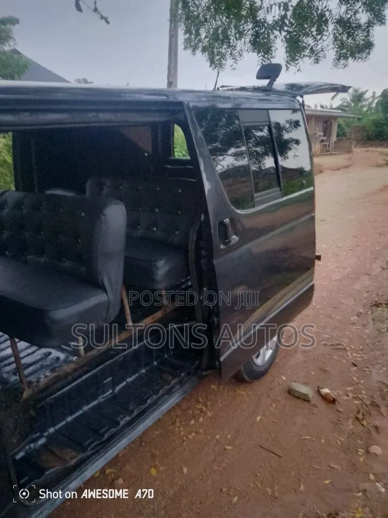 Toyota HiAce 2008 Black