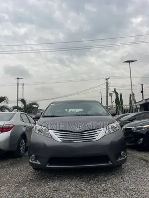 Toyota Sienna 2015 Gray