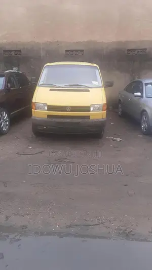 Volkswagen Transporter 2005 Yellow