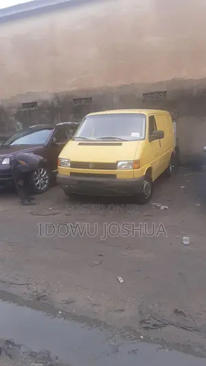 Volkswagen Transporter 2005 Yellow