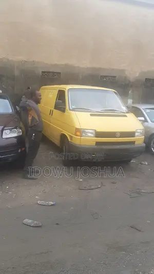 Volkswagen Transporter 2005 Yellow
