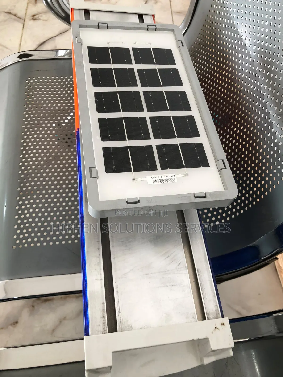 High-Brightness Solar Security Floodlight