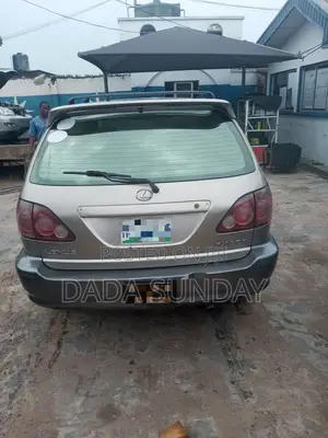 Lexus RX 2001 Gold