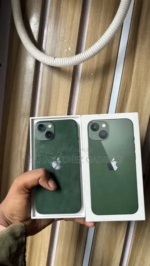Apple iPhone 13 128 GB Green