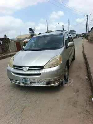 Toyota Sienna 2005 Silver