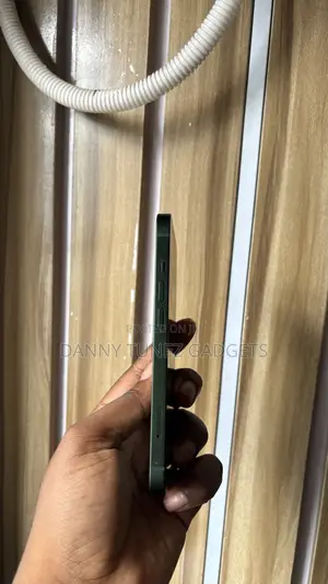 Apple iPhone 13 128 GB Green