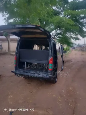 Toyota HiAce 2008 Black