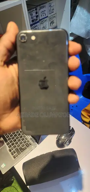 Apple iPhone SE 64 GB Black