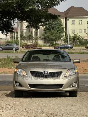 Toyota Corolla LE 4dr Sedan (1.8L 4cyl 4A) 2010 Gold