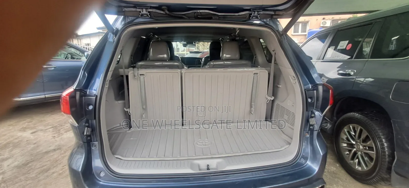 Toyota Highlander 2019 Blue