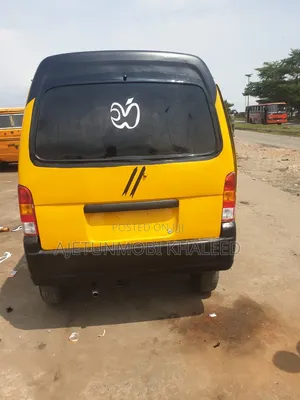Suzuki APV Minibus 2010 Yellow