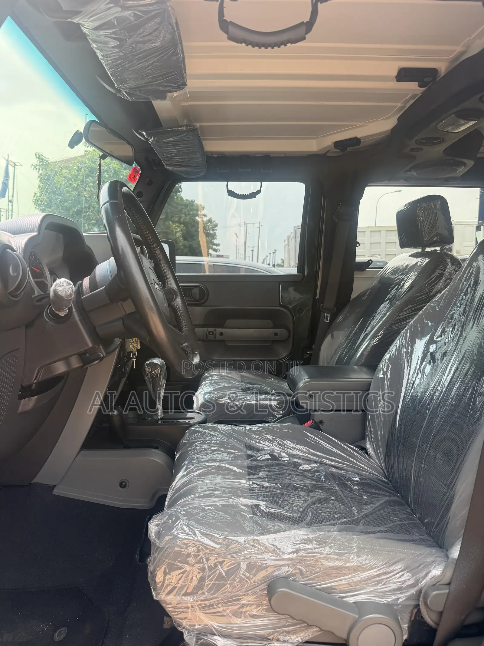 Jeep Wrangler Sahara 2011 Green