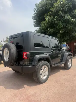 Jeep Wrangler Sahara 2011 Green