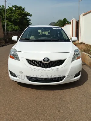 Toyota Yaris 2010 White
