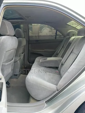 Toyota Camry 2005 Gold