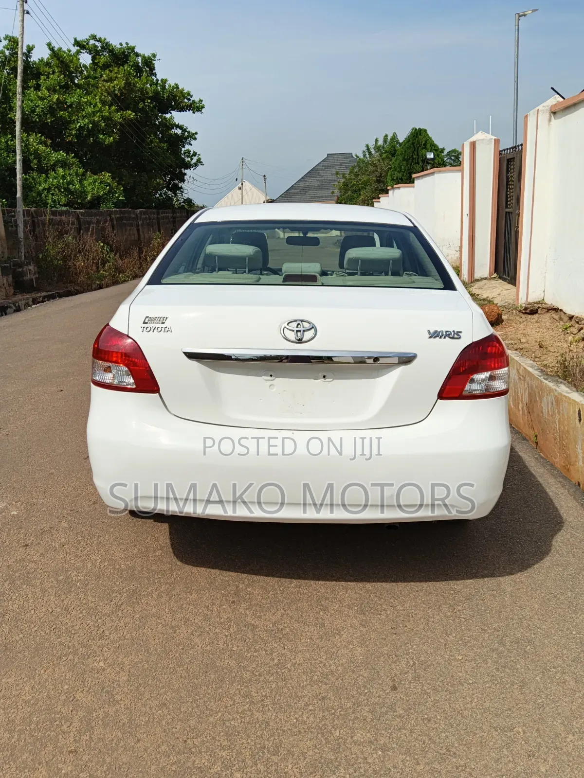Toyota Yaris 2010 White