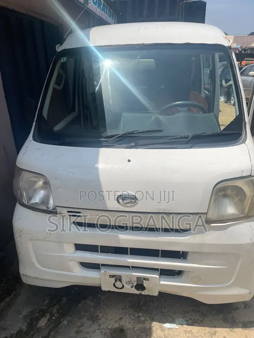 Daihatsu Hijet 2012 White