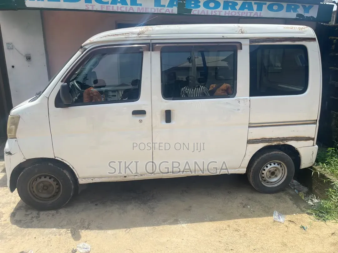 Daihatsu Hijet 2012 White